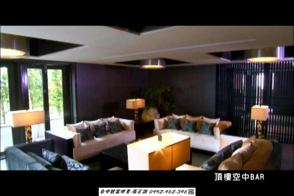 171714399-頂樓空中BAR.jpg