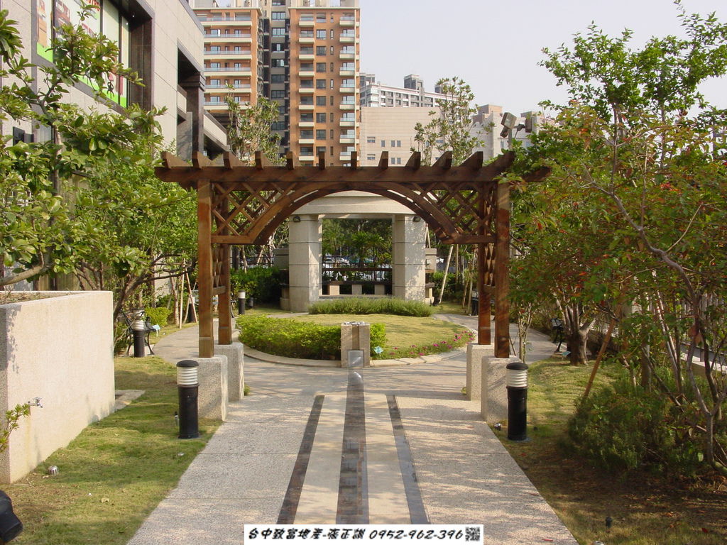 172721399-中庭花園02.JPG
