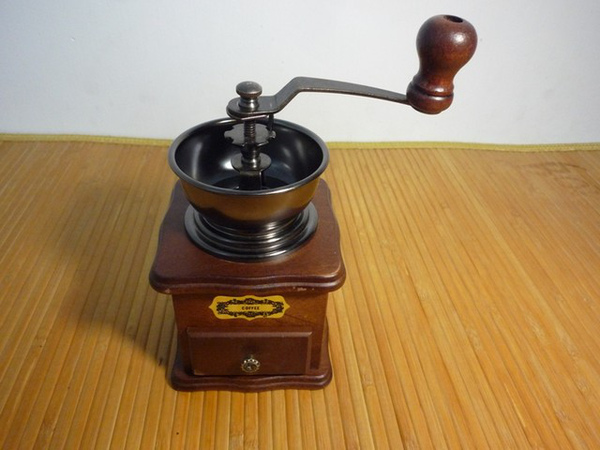 第一個入手的磨豆機,只能當裝飾品 第一個入手的磨豆機,只能當裝飾品
