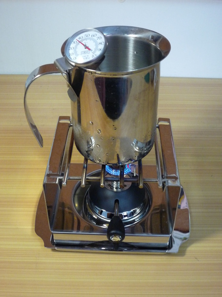 煮牛奶中 煮牛奶中