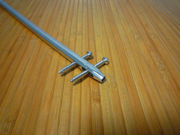 鋼釘下方.JPG 鋼釘下方.JPG