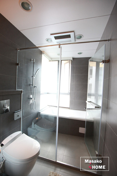 bathroom03.jpg