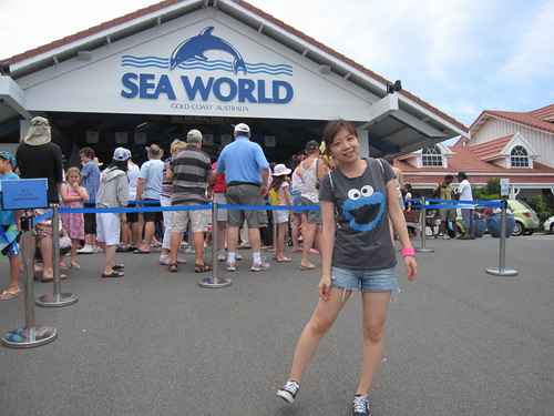 為了來看芝麻街 特地穿餅乾怪獸的衣服