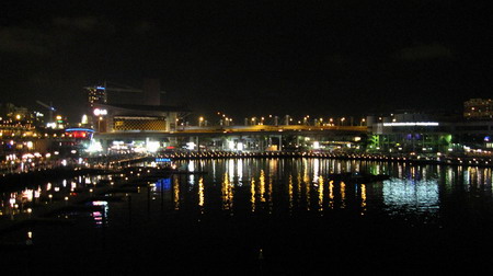 夜晚的IMAX. 夜晚的IMAX.