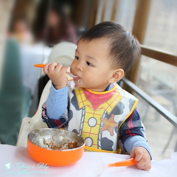 育兒♥ 歐比寶貝餐具組。讓小小孩的餵食變得更輕鬆容易