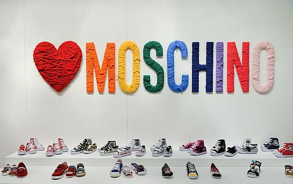 MOSCHINO1