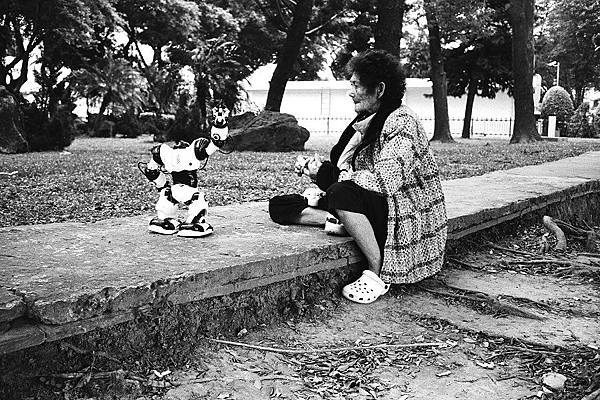 阿婆與機器人 阿婆與機器人