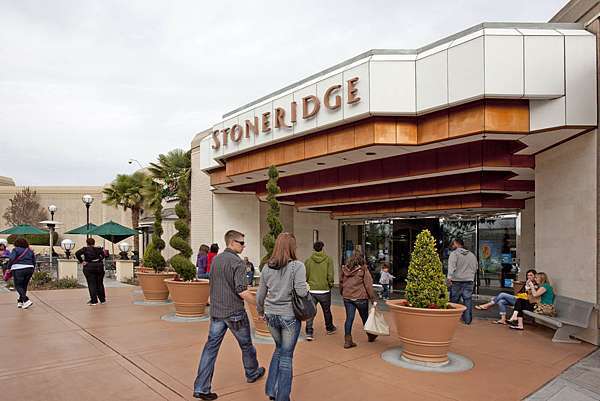 Stoneridge Shopping Center @ CherryFly 