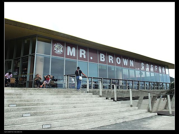 另一面的MR.BROWN 另一面的MR.BROWN