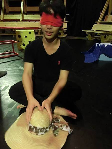 10335912_847463425282638_168275828_n