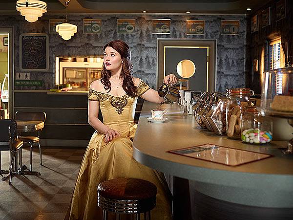 Once-Upon-a-Time-Season-2-Cast-Promotional-Photos-once-upon-a-time-32308601-660-495