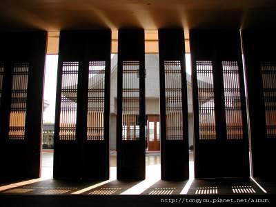 自己的門,自己開 自己的門,自己開