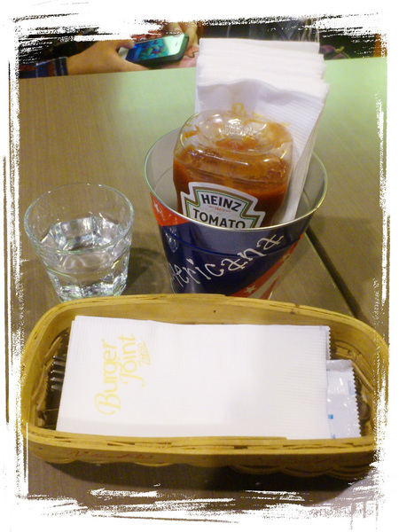 Burger Joint 7分So 漢堡 早午餐專賣(華美店):【回饋金餐廳】Burger Joint 7分So (台中華美店) Burger Joint 7分So 漢堡 早午餐專賣(華美店):【回饋金餐廳】Burger Joint 7分So (台中華美店)