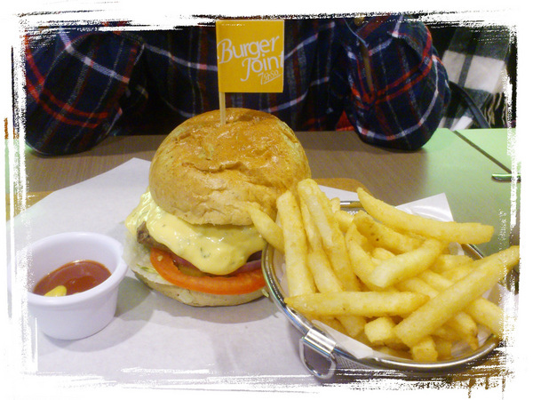 Burger Joint 7分So 漢堡 早午餐專賣(華美店):【回饋金餐廳】Burger Joint 7分So (台中華美店) Burger Joint 7分So 漢堡 早午餐專賣(華美店):【回饋金餐廳】Burger Joint 7分So (台中華美店)