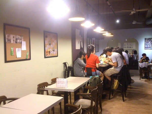 The Burger(二店):【台北新莊】輔大周邊校園美食惹堡The Burger擊敗鬆餅公主還開了二店!CP值有高! The Burger(二店):【台北新莊】輔大周邊校園美食惹堡The Burger擊敗鬆餅公主還開了二店!CP值有高!