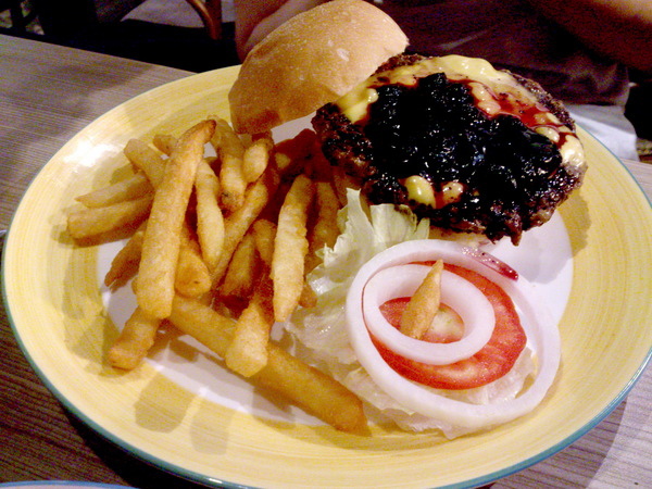 The Burger(二店):【台北新莊】輔大周邊校園美食惹堡The Burger擊敗鬆餅公主還開了二店!CP值有高! The Burger(二店):【台北新莊】輔大周邊校園美食惹堡The Burger擊敗鬆餅公主還開了二店!CP值有高!