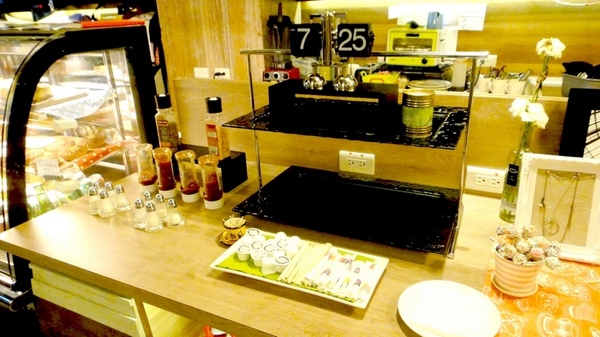 Tutti Cafe圖比咖啡創意早午餐:【台北南京】超貼心客製化塗鴉甜點!Tutti Cafe圖比咖啡創意早午餐! Tutti Cafe圖比咖啡創意早午餐:【台北南京】超貼心客製化塗鴉甜點!Tutti Cafe圖比咖啡創意早午餐!
