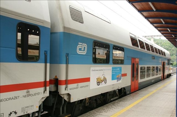 跟前一張反差真大