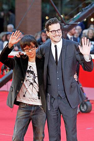 Asa+Butterfield+Brian+Selznick+Asa+Butterfield+wvLKGwRmB5ql.jpg