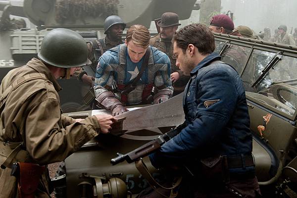 Chris-Evans-Sebastian-Stan-Captain-America-The-First-Avenger-Planning.jpg