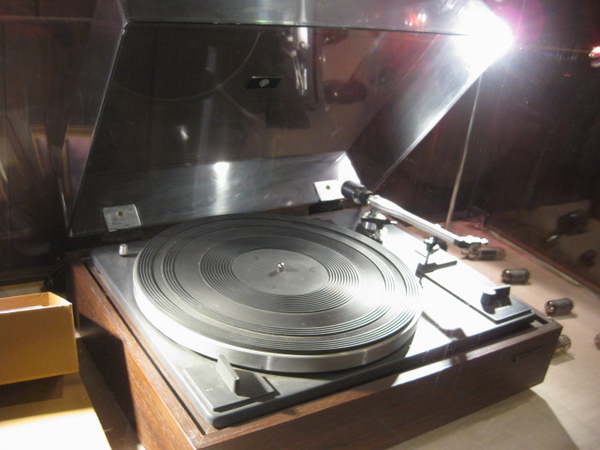 九份老街-九重町客棧播放機