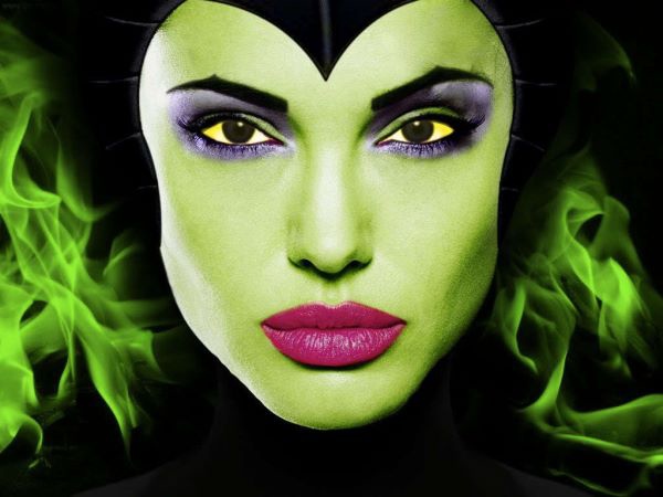 Angelina-Jolie-as-Maleficent-disney-19758228-1024-768.jpeg