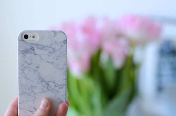 white-marble-iphone-case-710x470