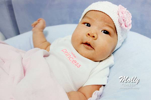Molly-1m19d-102.jpg Molly-1m19d-102.jpg
