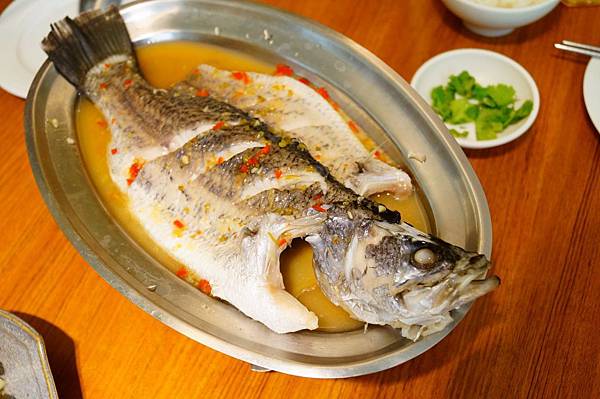 台中西區喜樂魚Joy Fish 泰式料理餐廳。 - 貓子的時光旅行