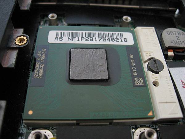 ASUS_M2E_16.JPG