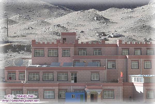 絨布寺外-和景觀台賓館遙遙相對