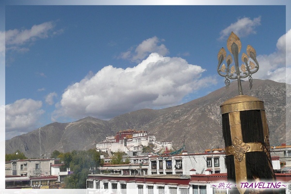 大昭寺-頂樓-遙望布達拉宮(1.jpg 大昭寺-頂樓-遙望布達拉宮(1.jpg