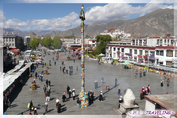 大昭寺-頂樓-頂樓露台也是俯視八廓街和廣場最佳地點.jpg 大昭寺-頂樓-頂樓露台也是俯視八廓街和廣場最佳地點.jpg