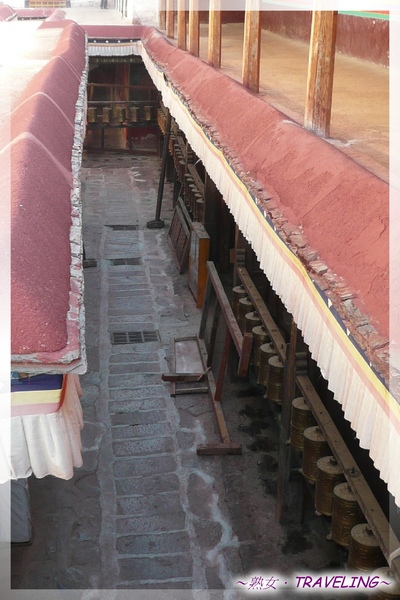 大昭寺-藏人三條轉經道,內轉經道就在大昭寺內的轉經迴廊.jpg 大昭寺-藏人三條轉經道,內轉經道就在大昭寺內的轉經迴廊.jpg