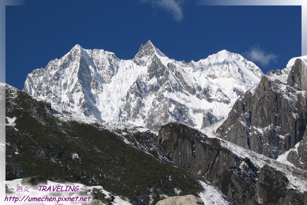 一號冰川-冰舌與飯店南坡的山(看日出日落的雪山之一).jpg 一號冰川-冰舌與飯店南坡的山(看日出日落的雪山之一).jpg