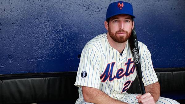 Ike Davis (Photo by Chris Trotman_Getty Images)