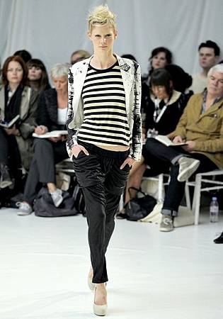 Sass & Bide 2011春夏倫敦時裝週-1.jpg