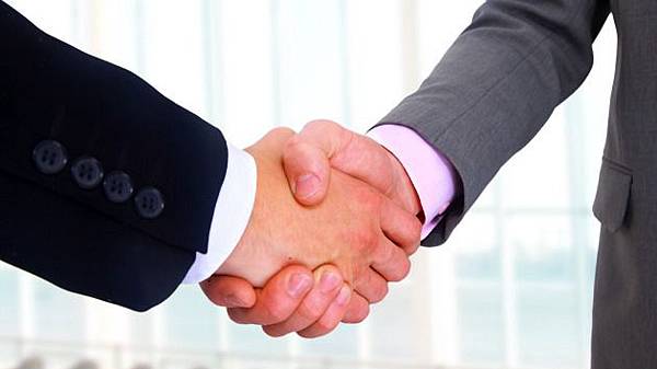 菲律宾语言学校vs量贩店竞争分析_Kenny周