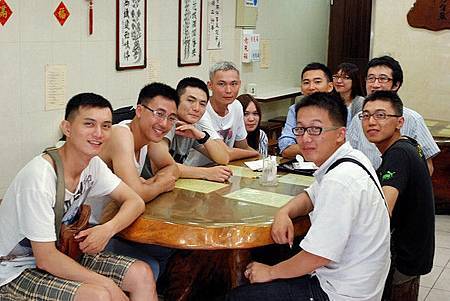 又一團下來,一起吃豆花 又一團下來,一起吃豆花