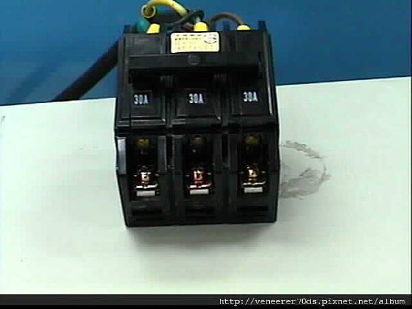 無熔絲開關 無熔絲開關