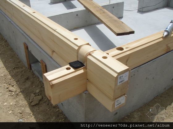 基础,墙角位置,木质土台构件的,搭接特写。