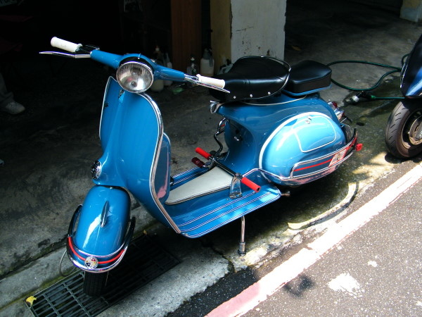 Vespa_01.jpg Vespa_01.jpg