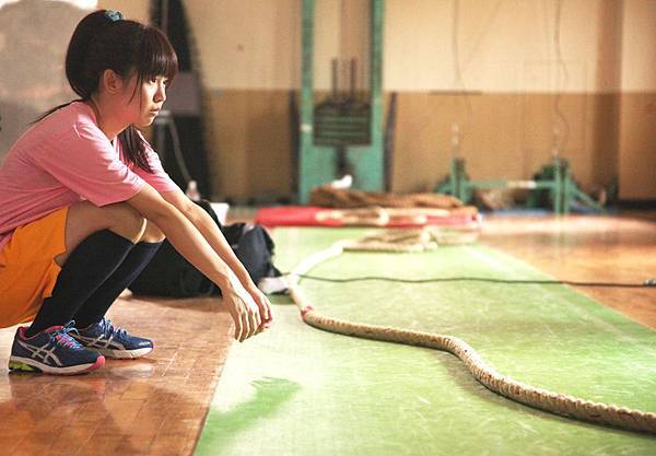 【志氣】拔河過程讓瑤瑤體會拔河女孩們的努力與辛苦 【志氣】拔河過程讓瑤瑤體會拔河女孩們的努力與辛苦