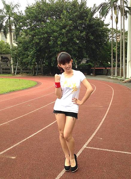 【志氣】郭書瑤今天不畏寒風回到拍攝的景美女中參與首映 【志氣】郭書瑤今天不畏寒風回到拍攝的景美女中參與首映