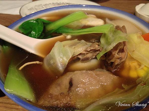 羊排肉骨茶 $90 羊排肉骨茶 $90