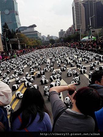 2014-03-01 13.52.38四周滿滿都是人.jpg