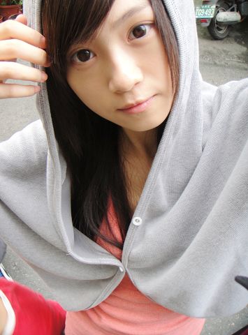 清新的學生妹Yarmi