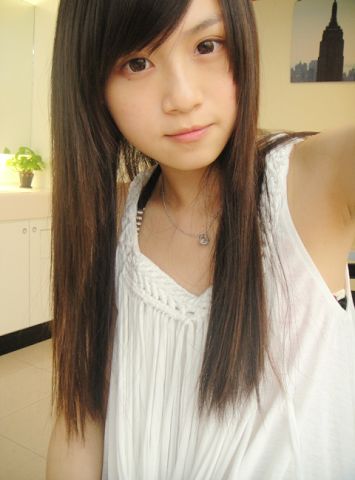 清新的學生妹Yarmi