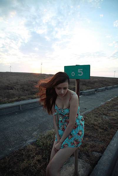 34D混血正妹波濤胸湧