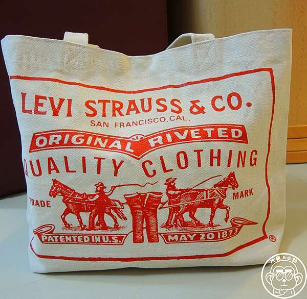 哩哩摳摳【7-11・LEVI'S限量紀念潮袋】兩款齊開箱@ 大尾&小仙的瞎說